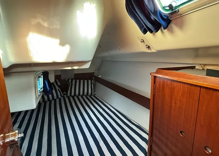 Hotel na wodzie Barco A Vela Em - West Sailing